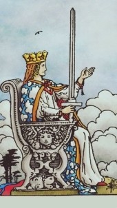 КОРОЛЕВА МЕЧЕЙ